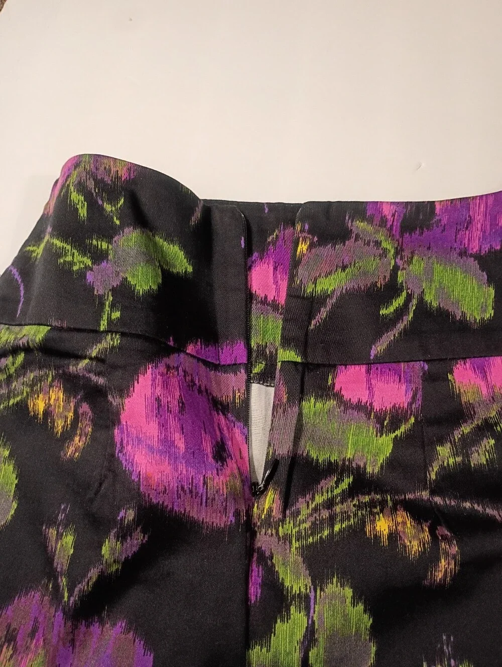 twentyone Size XS Black Mini Skirt w/Vibrant Colors